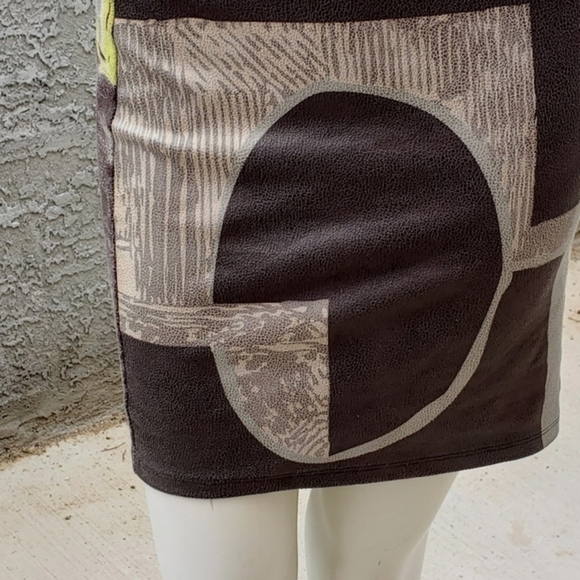 VOLT Design Skirt‎ - Picture 4 of 9